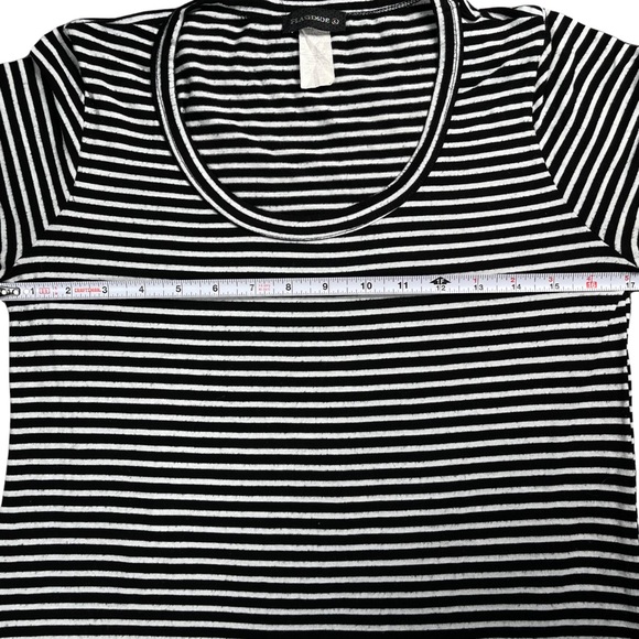 Flashmob size large black/white striped shirt 3/4 sleeve scoop neck curved hem - Picture 8 of 11